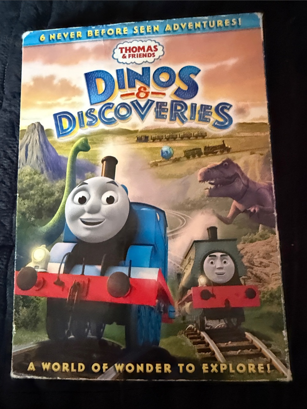 Thomas & Friends Blue and Red Train Dinos & Discoveries Playset Cover Art